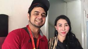 Shandy tumiwa mengabarkan pernikahannya dengan henny mona lewat unggahan di instagram shandy tumiwa berhasil mengejutkan banyak orang akan kabar pernikahannya dengan henny mona. Ogah Rujuk Henny Mona Mengaku Alamii Kdrt Dari Rio Reifan Pernah Dicekik Dan Ditampar Tribunnews Com Mobile
