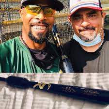 Getting some work in with my main man Omar Espino the count down continues  2021 @ligamexbeis @bravosdeleon @vbatsco #letsgo #hardworkpaysoffs