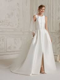 11 Best Bridal Shops In Seattle Washington Princessly Press In 2020 Wedding Dresses Simple Backless Wedding Dress Wedding Dresses