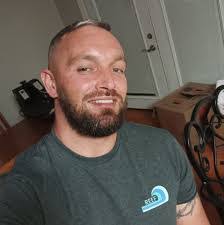 Billy Guffey's Instagram, Twitter & Facebook