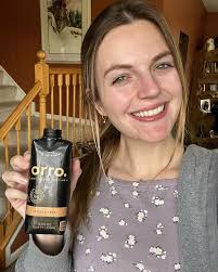 Happy Sunday!🥳 Today we did full body/cardio, finishing with the stair  master 🥵 The sun is shining here which is giving me the summer itch! I  cannot wait to be off for