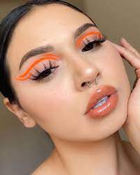 Pin By Alice Alice On Makeup In 2020 Rhinestone Makeup Artistry Makeup Graphic Eyeliner