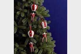 Christmas tree with decorations £5. Best Christmas Decorations Wreaths Baubles And Christmas Tree Lights To Decorate Your Home
