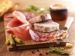 Planche De Charcuterie Credit Photo Images Et Associe Planche De Charcuterie Bien Manger Courtepaille