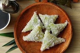 Kue ladoo ini terbuat dari tepung gandum dicampur tepung kacang hijau/ijo, dan bahan lainnya cara membuat kue lapis ketan sarikaya resep kue lapis ketan sarikaya pandan hijau cara membuat kue iwel iwel resep kue iwel iwel tradisional sederhana spesial asli enak. 5 Rekomendasi Olahan Beras Ketan Dari Asia Tenggara