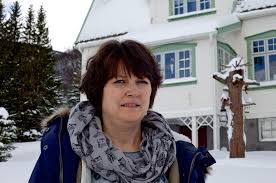 Kløe i hodebunnen kan komme av mange ulike årsaker, men tørr hodebunn er ofte syndebukken. X Mitt Unn Agnes Fikk Sjokkbeskjeden Vi Har Funnet Ondartede Celler I Kulen