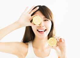 Dari mulai nivea, vaseline, dan biore, sampai premium brand clinique dan kiehl's. Ini 5 Cara Tepat Mengaplikasikan Lemon Untuk Cerahkan Kulit Wajah Bukareview