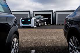 Robot Ini Gantikan Peran Petugas Valet di Salah Satu Bandara Tersibuk di  Perancis - Hybrid.co.id