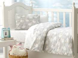 En ucuz bebek nevresim takımı trendyol modellerinden taç markalı desenli renkli tek kişilik bebek nevresim takımı pisi,trendyol mağazasında 35.01 tl i̇ndirimde. Bebek Cocuk Indirimleri Ve Fiyatlari English Home