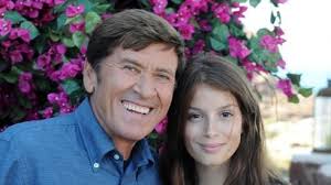 L'isola di Pietro»: Gianni Morandi è il nonno più amato della televisione