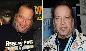 Robert Bruce dead at 62: Comic Book Men star's body found in storage  facility