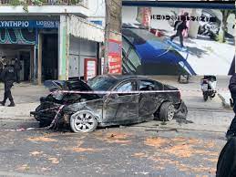 Μια γυναίκα, εργαζόμενη στον αντ1, έχασε τη ζωή της μετά από σφοδρό τροχαίο στη λεωφόρο μεσογείων τα ξημερώματα. Troxaio Sthn Liosiwn Binteo Ntokoymento Apo Thn Trelh Poreia Toy Klemmenoy Ix