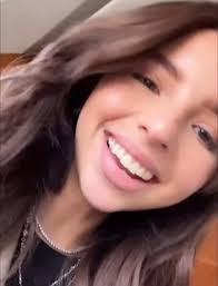 Ángela Aguilar presume su nuevo Look en redes sociales y ahora luce un  pelazo castaño 😍🤎 ¡Simplemente hermosa! ✨