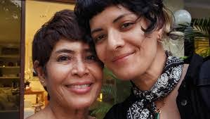 Nina Prater's Instagram, Twitter & Facebook