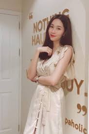 Vì mang thai đôi nên bụng của hoa hậu đặng thu thảo lớn vượt mặt và rạn đỏ, gương mặt bị tàn phá vì mụn mọc chằng chịt đến chính cô cũng cảm thấy tự ti, lo sợ. Hoa Háº­u Thu Tháº£o Giá»¯ Dang Máº·c Sanh Ä'iá»‡u Sau Khi Sinh Con Vnexpress Giáº£i Tri