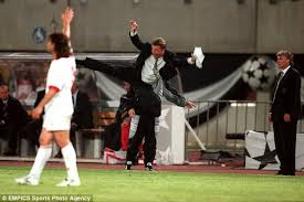 Последние твиты от louis van gaal (@vangaalofficial). Louis Van Gaal Suggests 1995 Champions League Final Karate Kick Is Behind New Subdued Behaviour Daily Mail Online