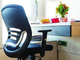 29.75 x 25.75 x 42.75 inches weight capacity: Work From Home Tips To Choose An Ergonomic Chair For Your Home Office Architectural Digest India