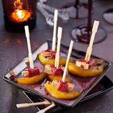 Decouvrez La Recette Des Brochettes De Magret De Canard Foie Gras Et Poires Caramelisees Recettes De Cuisine Magret De Canard Recette