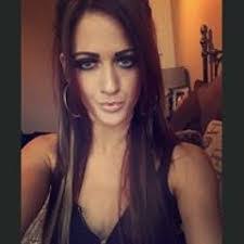 Shannon Lea's Instagram, Twitter & Facebook