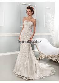 Die auswahl an hochzeitskleidern und brautmode ist riesig. Kurzes Und Freches Brautkleid Einfache Brautkleider Fur Die Zweite Ehe Petticoats Fur Die Hochzeit