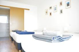 Drei in einem bett | jackson, deborah | isbn: Drei Bett Suite Arrifana Surf School