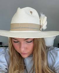 Such an amazing gift guide!! 🌲 Forested Way 🌲