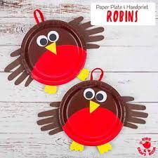 We've always loved the little robin with his pretty red breast, who is such a welcome site in the garden in winter. Paper Plate Robin Craft Kids Craft Room