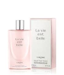 La vie est belle de lancôme es un icono de la alta perfumería, siendo la fragancia más representativa de la feminidad y felicidad. Lancome La Vie Est Belle Bodylotion Online Bestellen Flaconi