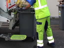 Vous remarquerez que ce système australien, n'est presque pas utilisé en france. Dans Cette Commune De Vendee Les Poubelles Hors La Loi Ne Sont Plus Ramassees Le Journal Du Pays Yonnais