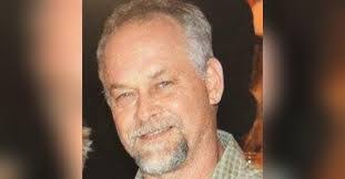 Lee Stinson's Instagram, Twitter & Facebook