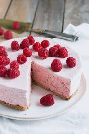 Bavarois Aux Fraises Sur Genoise Recette De Bavarois Aux Fraises Sur Genoise Marmiton Nachtisch Ohne Kochen Kuchen Und Torten Kuchen Rezepte Einfach