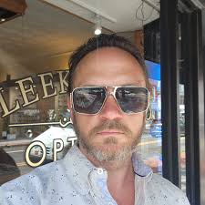 Casual Saturday. On him, Sandro in Argyle;