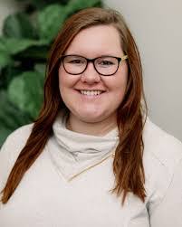 Lisa Behnke's Instagram, Twitter & Facebook