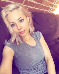 Women We Love: MacKenzie Porter (20 Photos)