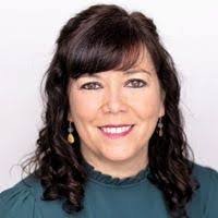 Caroline Arce's Instagram, Twitter & Facebook