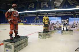 Sportovní přenosy zdarma a bez registrace ! Video Hokejovych Fanusikov Ma Prilakat Specialne Pivo Aj Zive Sochy Regiony Spravy Pravda Sk