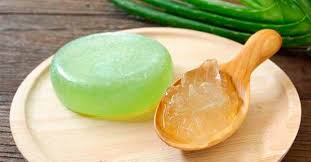Fantastico Receita Caseira Do Sabonete De Babosa Alecrim Babosa Oleo Saboneteartesanal Sucodelimao Homemade Soap Recipes Soap Recipes Aloe Soap