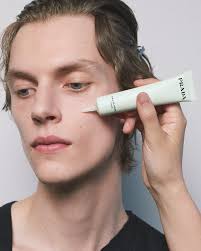 Elevate your beauty routine by delving into Prada Beauty's universe with an  exclusive pop-up at Sephora Serrano in Madrid, available until May 5th.  #PradaFragrances #PradaBeauty