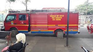 Maybe you would like to learn more about one of these? Hari Lebaran Unit Pancar Pemadam Kebakaran Melakukan Patroli Di Wilayah Bandung Tribun Jabar