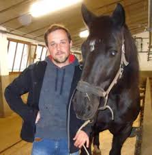 Ein fiakerpferd brach vor der kutsche zusammen und verstarb an ort und stelle. Fiakerpferd Sara Jetzt Am Gnadenhof Eselin Sissy Sucht Gnadenplatz Animal Spirit At