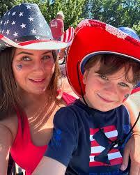 Jennifer Josephson's Instagram, Twitter & Facebook