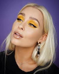 EyelookWednesday: Cat eye goals!! 😻 @helle.beauty usó nuestro beloved 👉🏻  Epic Ink Liner para slay este 💛 #EOTD. #NYXCosmeticsPR #CrueltyFreeBeauty