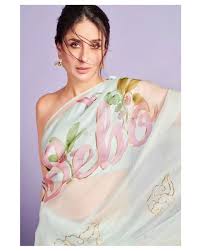 Kareena Kapoor Khan Proves That She Is Her Favourite With Her Bebo Print Saree Bollywood Fashion Organza Saree Kareena Kapoor