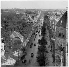 Die straße budapester straße in berlin ist der firmensitz von 25 unternehmen aus unserer datenbank. Berlin Blick In Die Budapester Strasse Mit Dem Zoo Links In Den 30ern Berlin Photos West Berlin Berlin