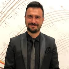 ''google'a dünyanın neresinden hüs yazarsanız, hüseyin kağıt çıkıyo, dünyanın en ünlü hüseyin'i benim.''* Ertan Ersan Biyografya