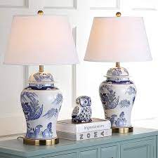A fabulous lamp, glazed in a saturated kelly green color. Amazon Com Safavieh Lighting Collection Shanghai Blue White Ginger Jar Chinoiserie 29 Inch Bedroom Living Room Home Office Desk Nightstand Table Lamp Set Of 2 Led Bulbs Included Home Kitchen