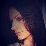 Lori Littler's Instagram, Twitter & Facebook