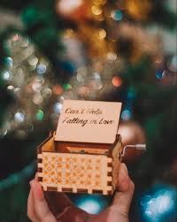 Cari produk hadiah custom lainnya di tokopedia. Ben Bart Stores Memories In Vintage Music Boxes