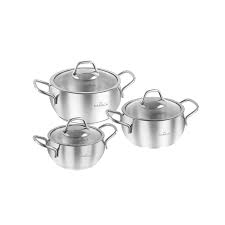 3 adet farklı boy derin tencere, 1 adet pilav tenceresi ve kapaklarından oluşan çelik tencere seti, mutfakta yemek pişirmek için gerekenleri sağlıyor. Karaca Ege Midi Set 6 Parca Metal 2017 Karaca