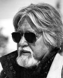 Ukończył wydział operatorski państwowej akademii sztuki teatralnej i filmowej w budapeszcie (w. Laszlo Kovacs Polish Film Festival In Los Angeles